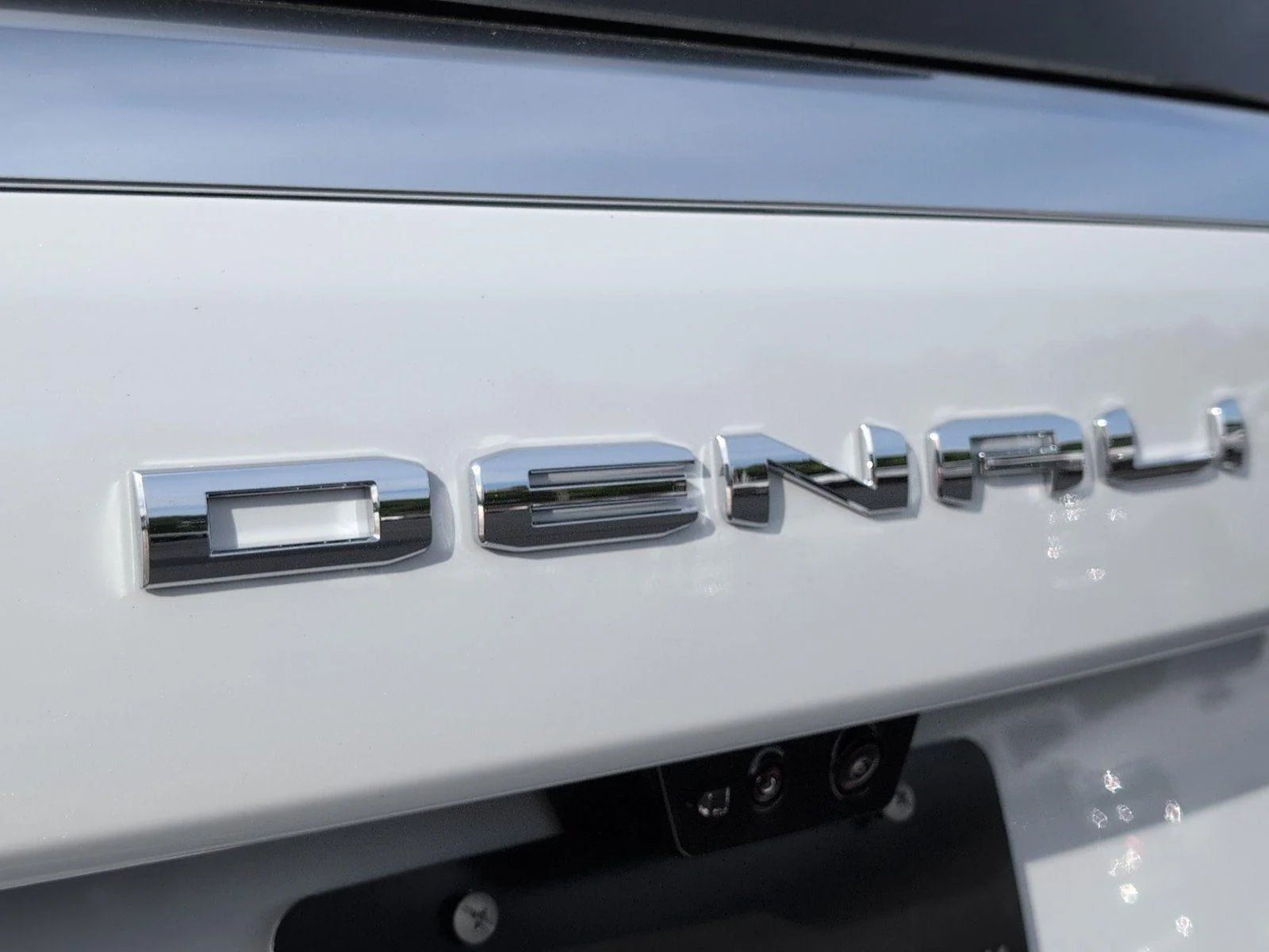 New 2026 Glacier White Tricoat GMC Denali image 10