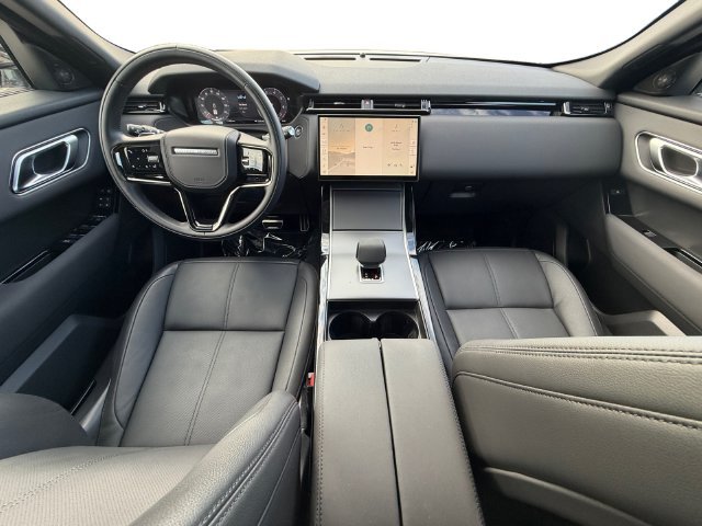 Used 2024  Land Rover Dynamic SE image 12