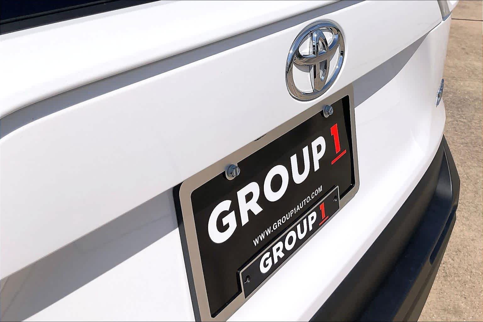 Used 2025 Ice Cap Toyota XLE image 31