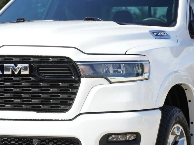 Used 2025 White Ram Big Horn/Lone Star image 7