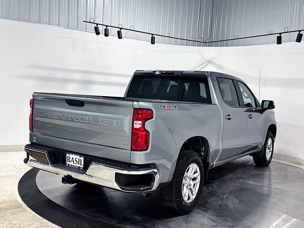Used 2026 Sterling Gray Metallic Chevrolet LT (2FL) image 11