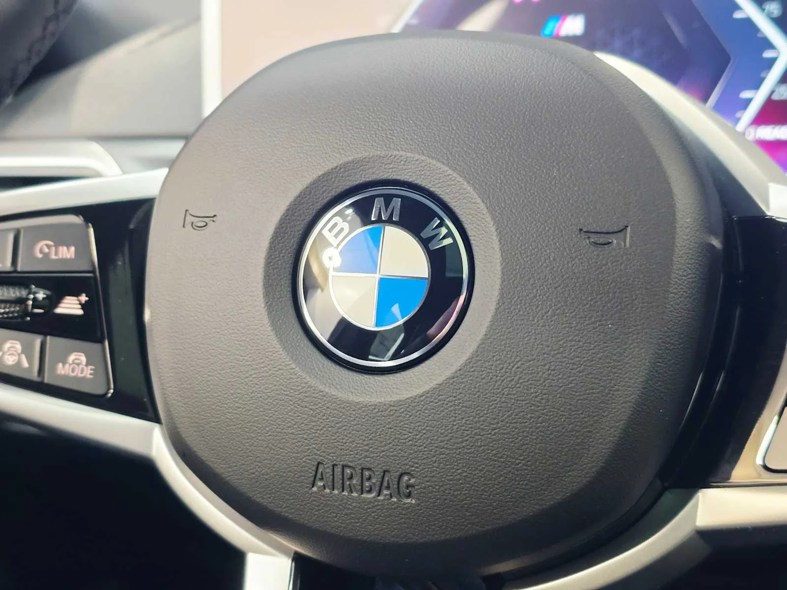 New 2026 Cape York Green Metallic BMW xDrive40 image 23