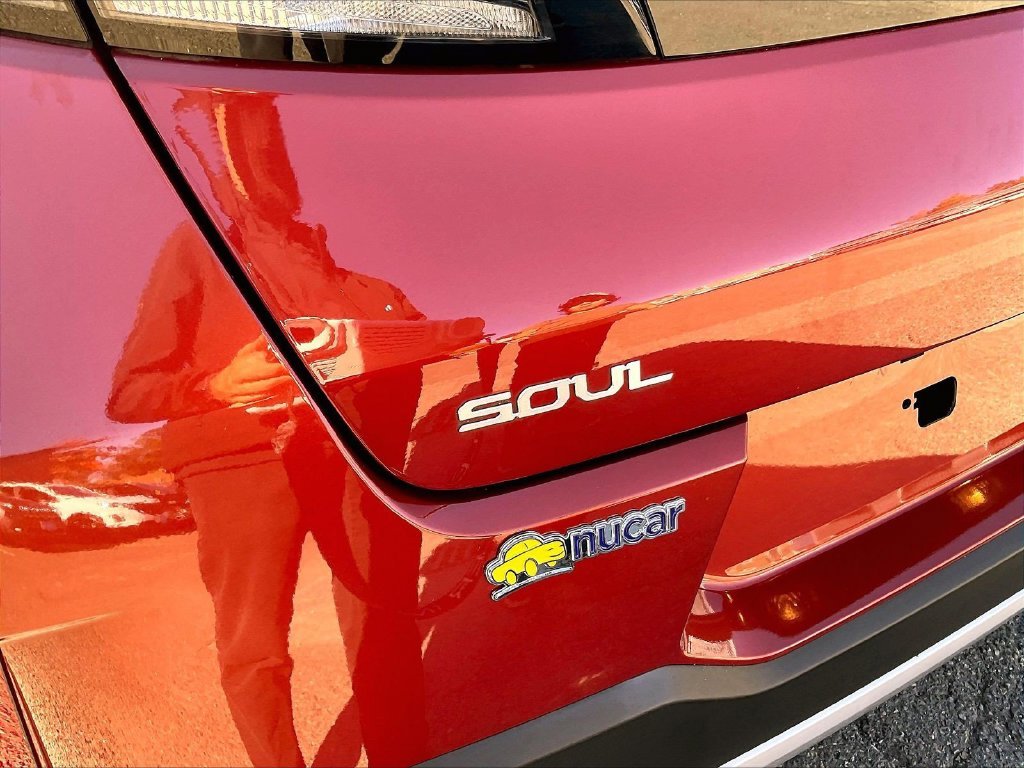Used 2023 Orange Kia LX image 28