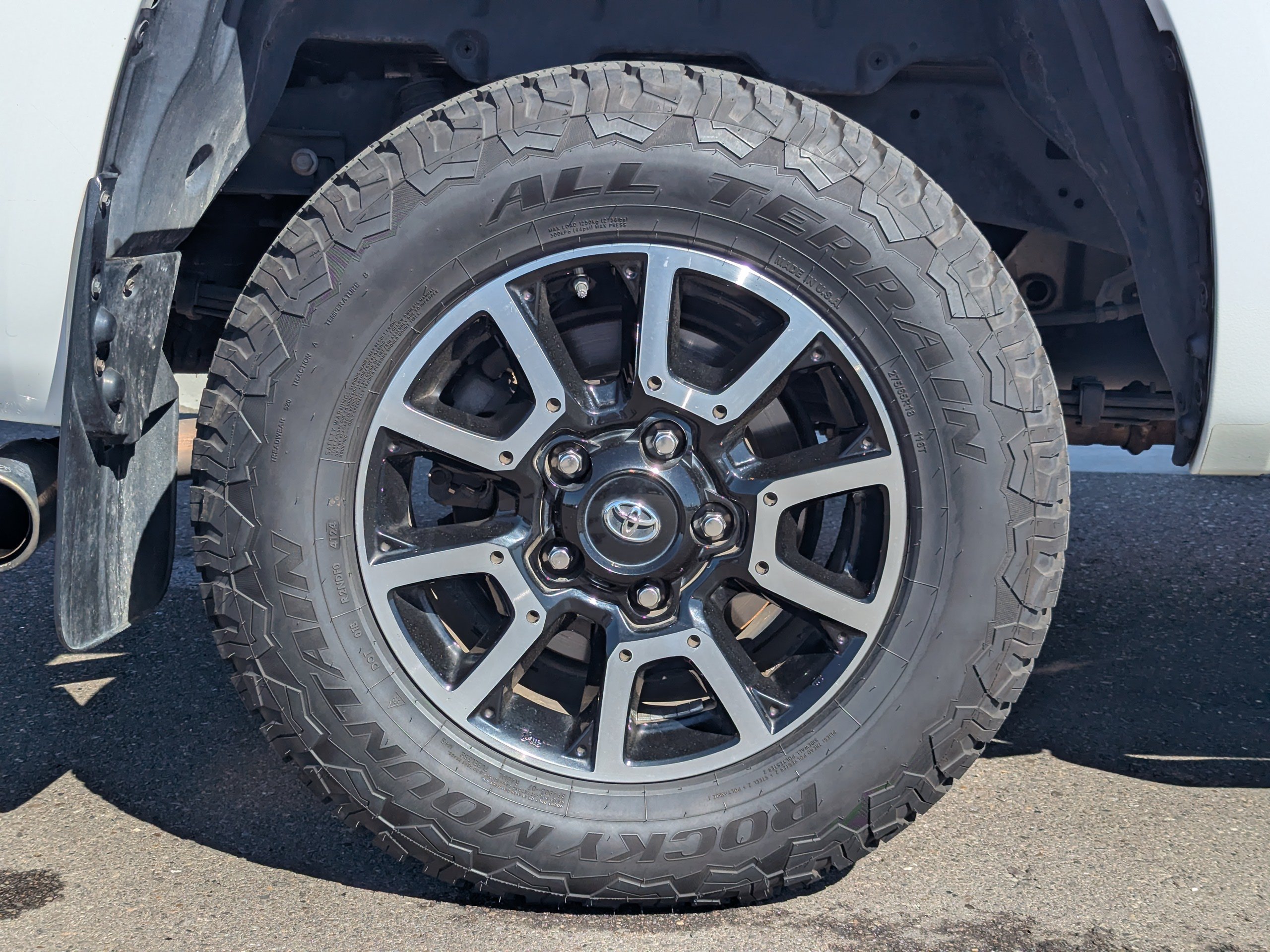 Used 2018 White Toyota SR5 image 44