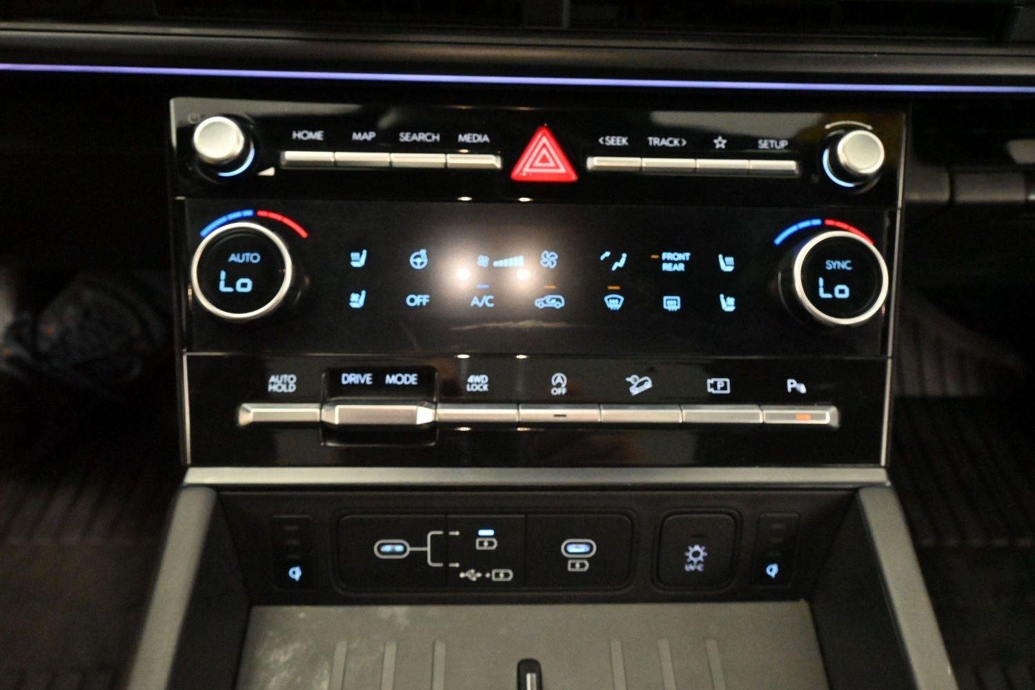 Used 2024 Serenity White Hyundai Calligraphy image 25
