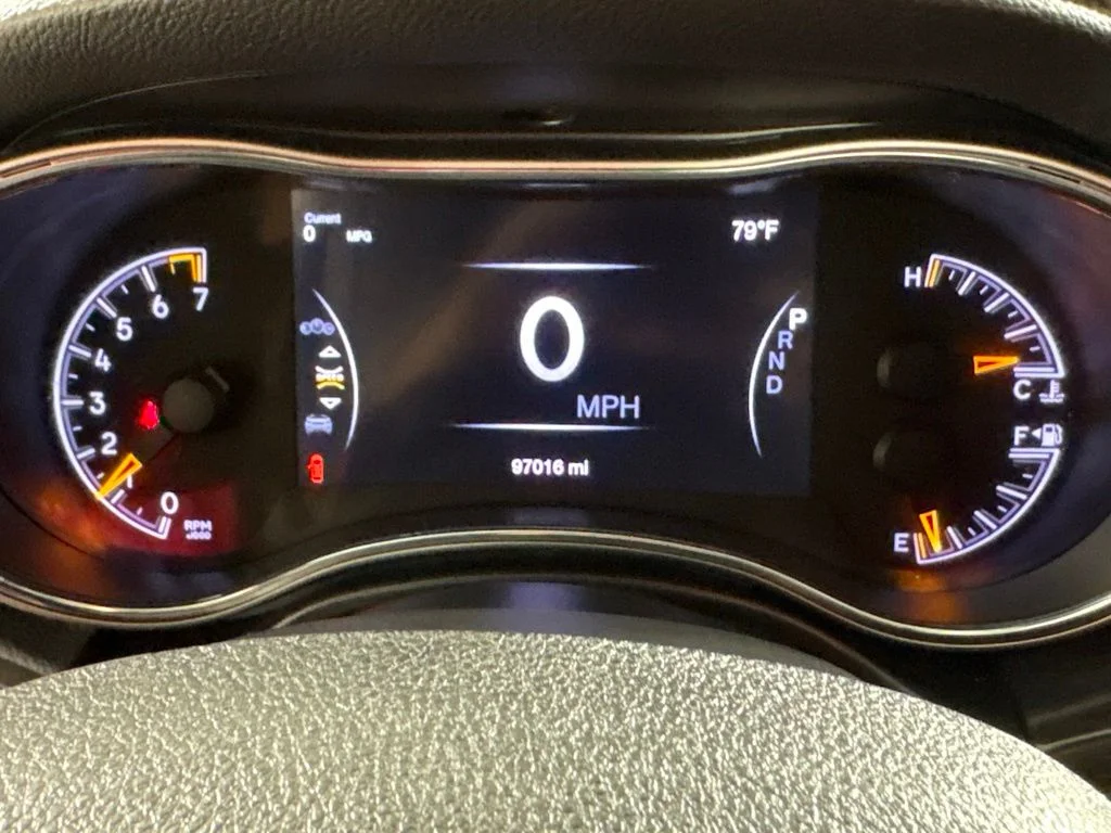 Used 2018 Gray Jeep Limited image 39