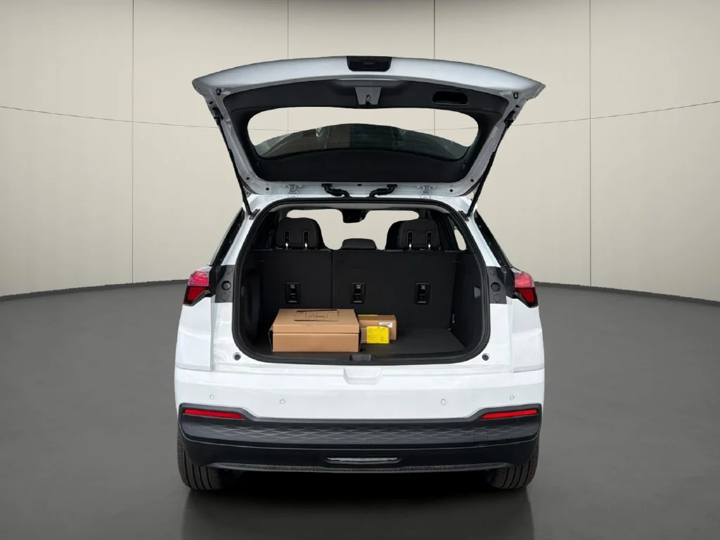New 2027 Summit White Chevrolet LT image 11