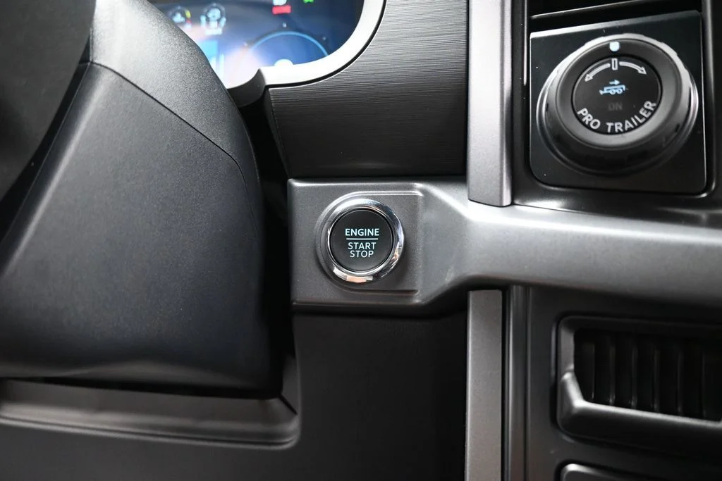 New 2026 Avalanche Ford XLT image 16