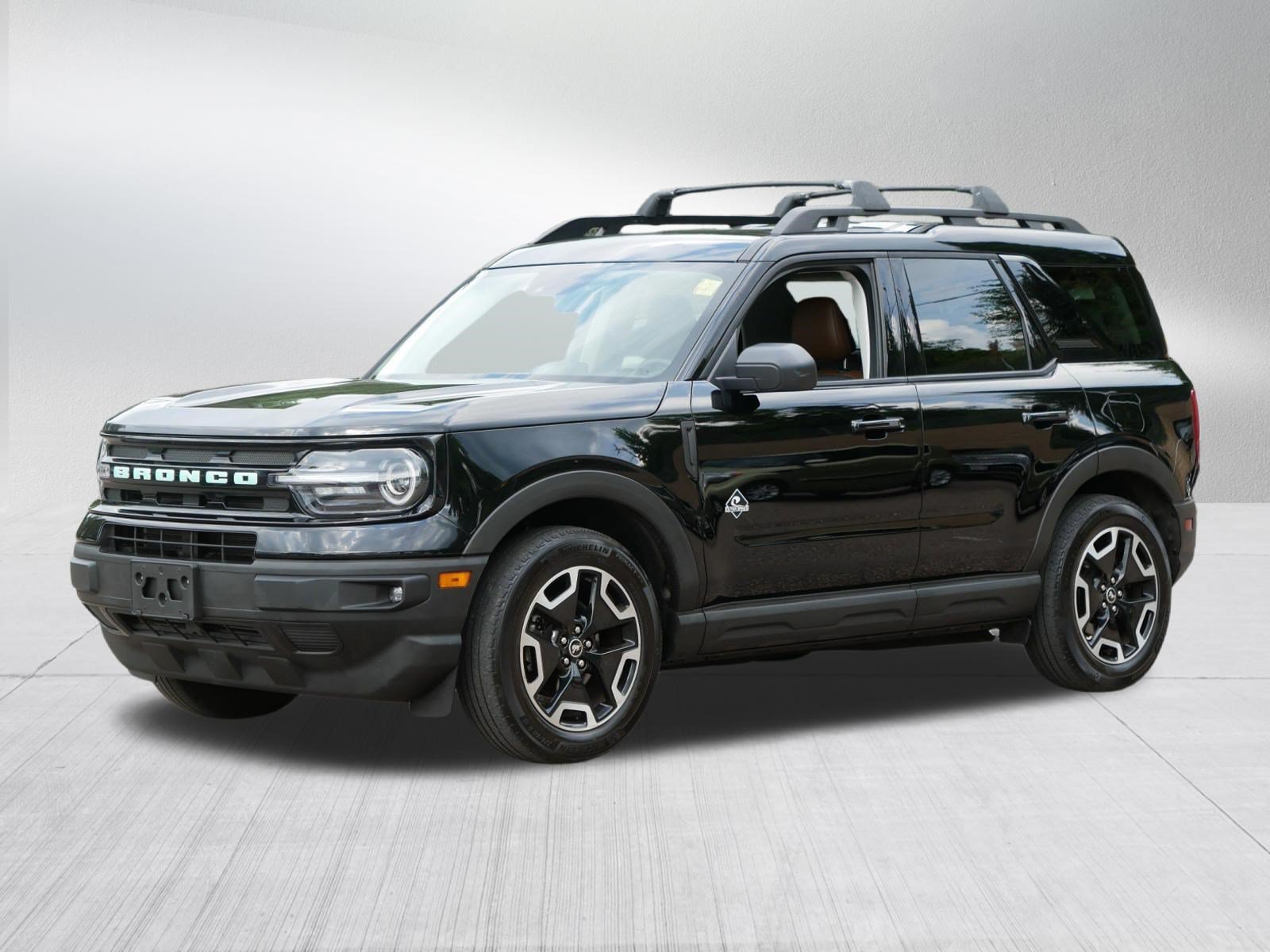Used 2022 Shadow Black Ford Outer Banks image 3