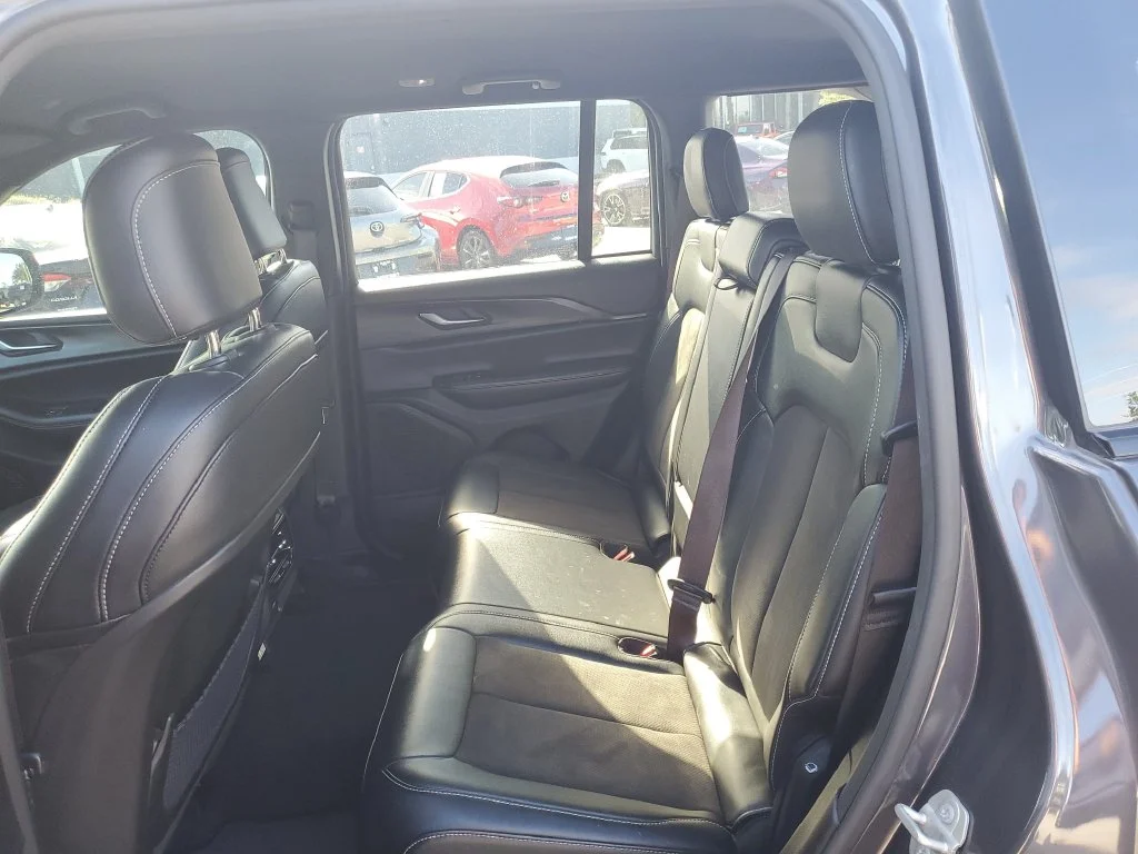 Used 2023 Gray Jeep Altitude X image 8