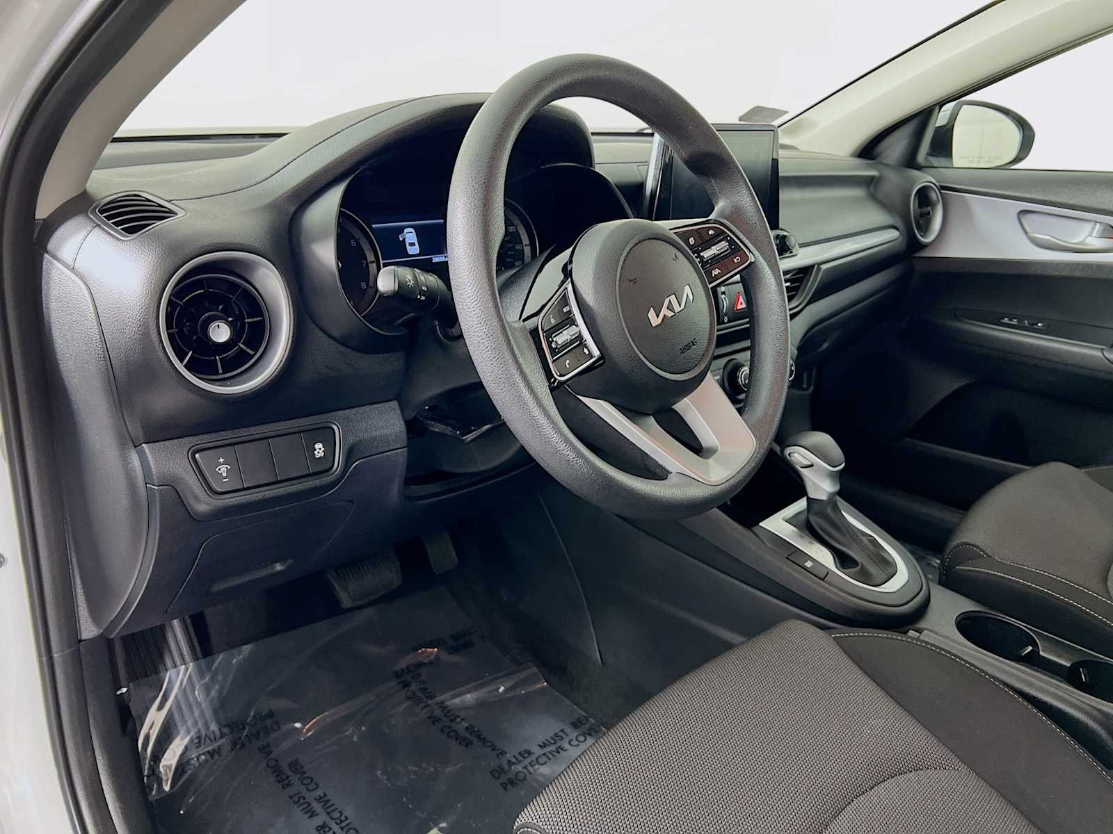 Used 2024 Snow White Pearl Kia LXS image 9