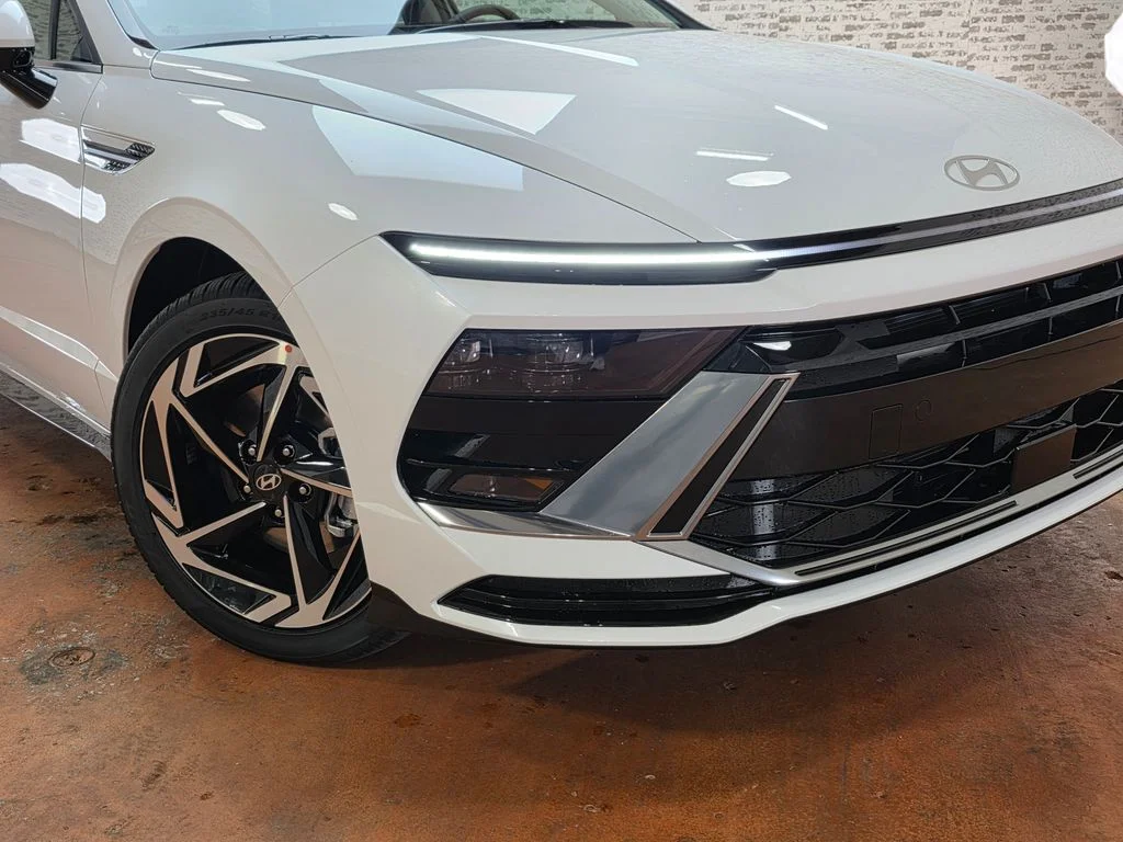 New 2026 Serenity White Hyundai SEL Sport image 4