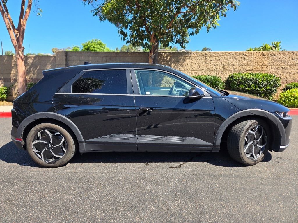 Used 2024 Black Hyundai SEL image 6