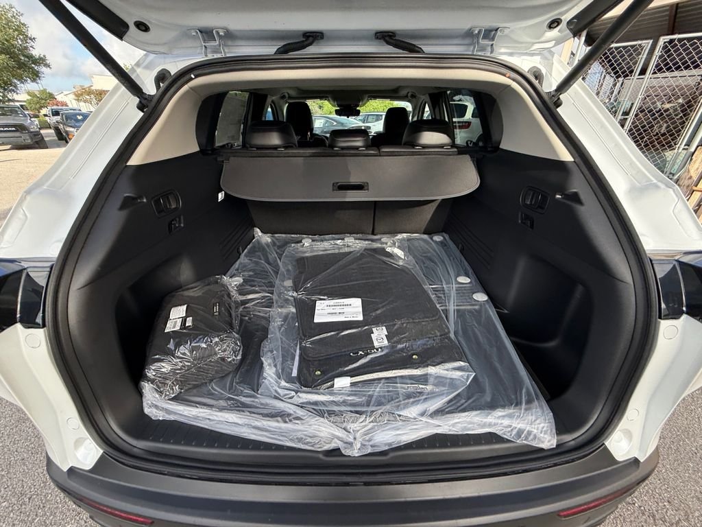 New 2026 Wind Chill Pearl Mazda 2.5 S Preferred AWD image 19