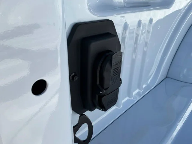 New 2027 Oxford White Ford F-350® XL image 8