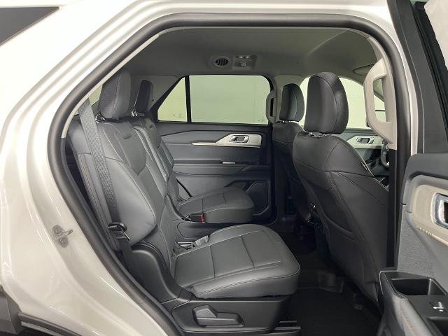 New 2026 Star White Metallic Tri-Coat Ford Active image 13