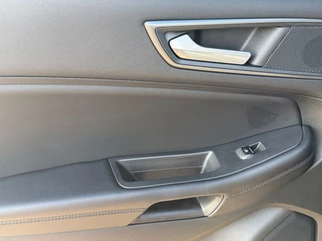 Used 2023 Blue Ford SE image 17