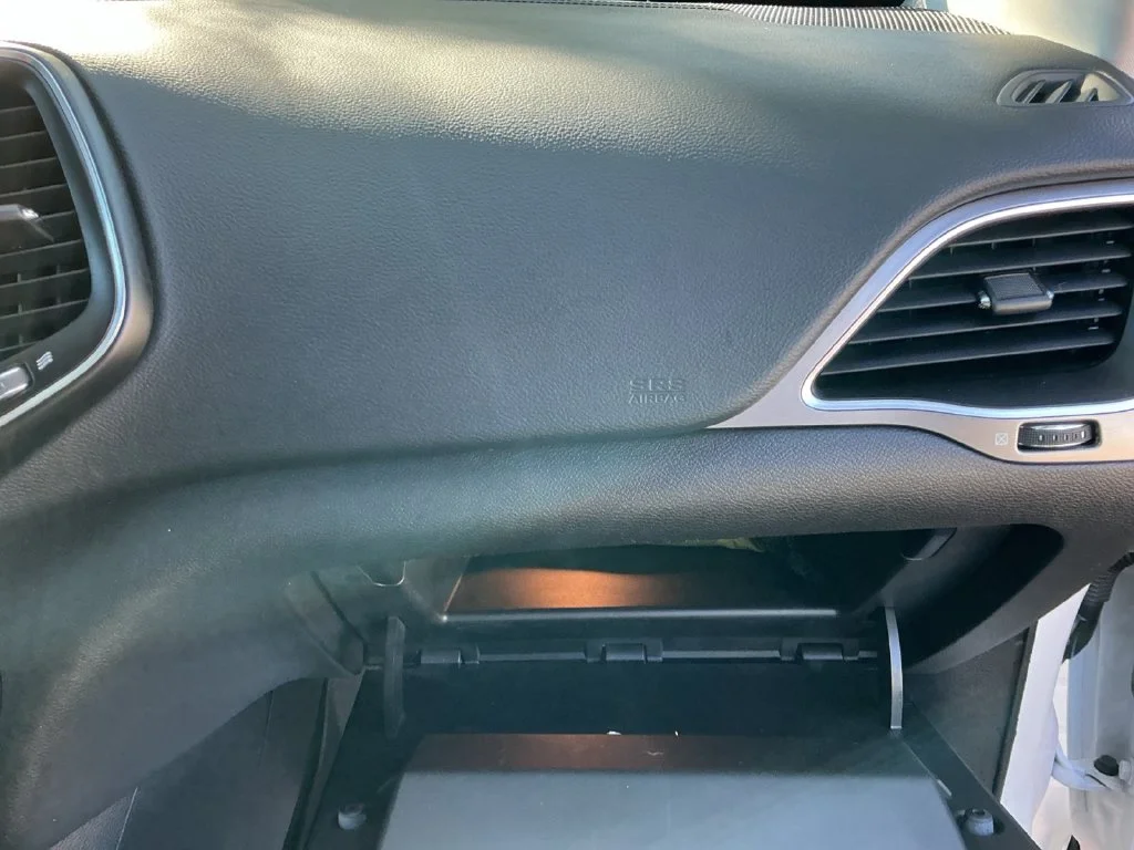 Used 2021 White Jeep Latitude Lux image 28