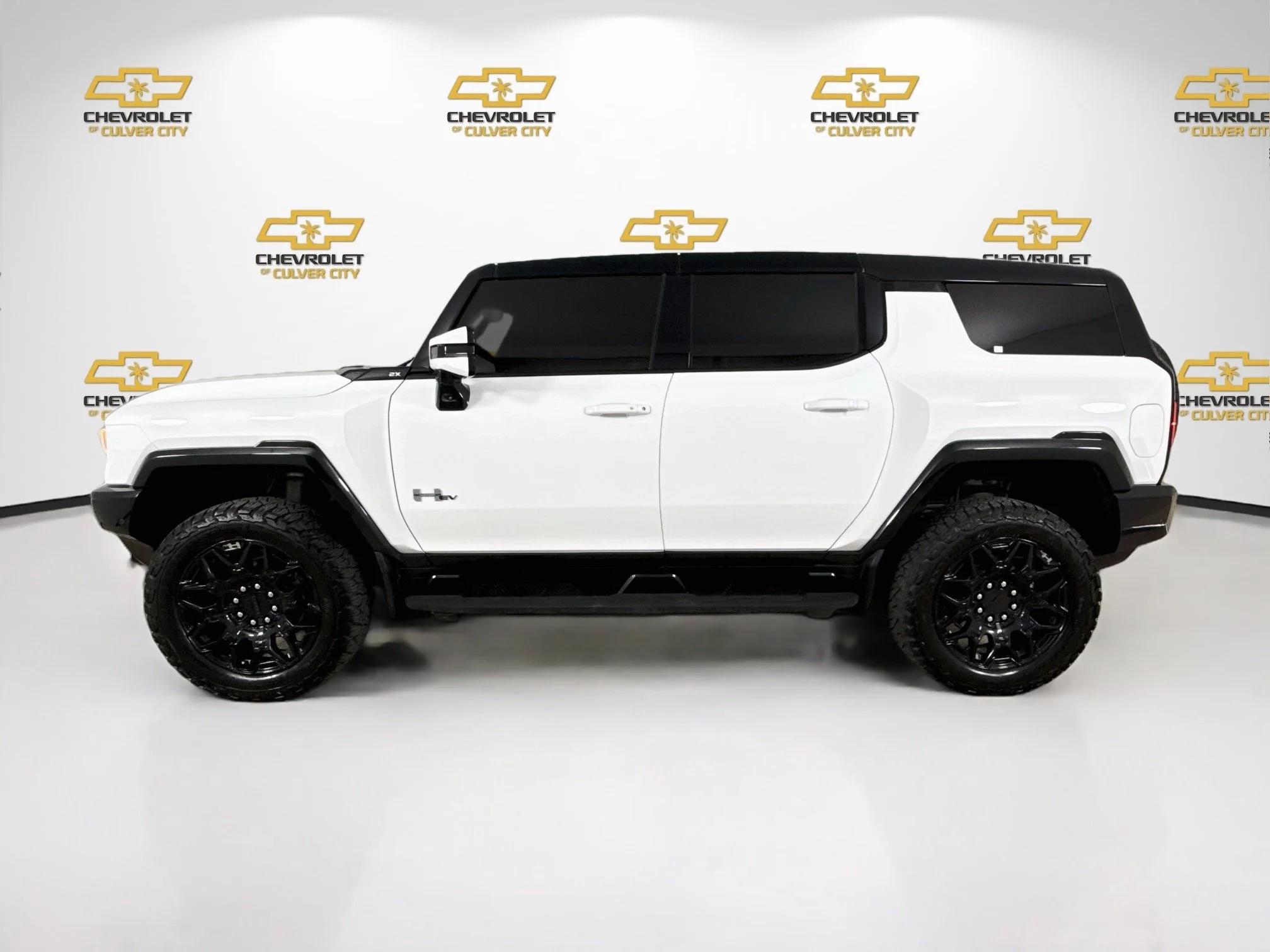 Used 2024 Interstellar White GMC 2X image 5