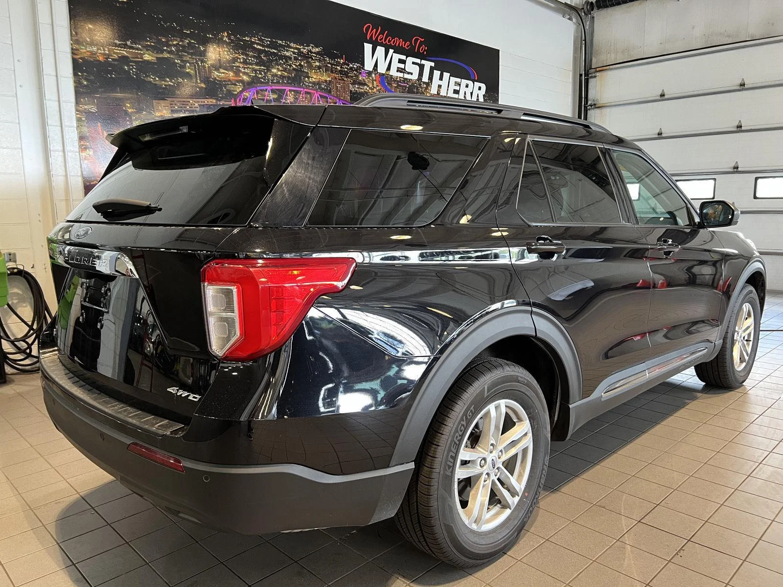 Used 2024 Agate Black Ford XLT image 7