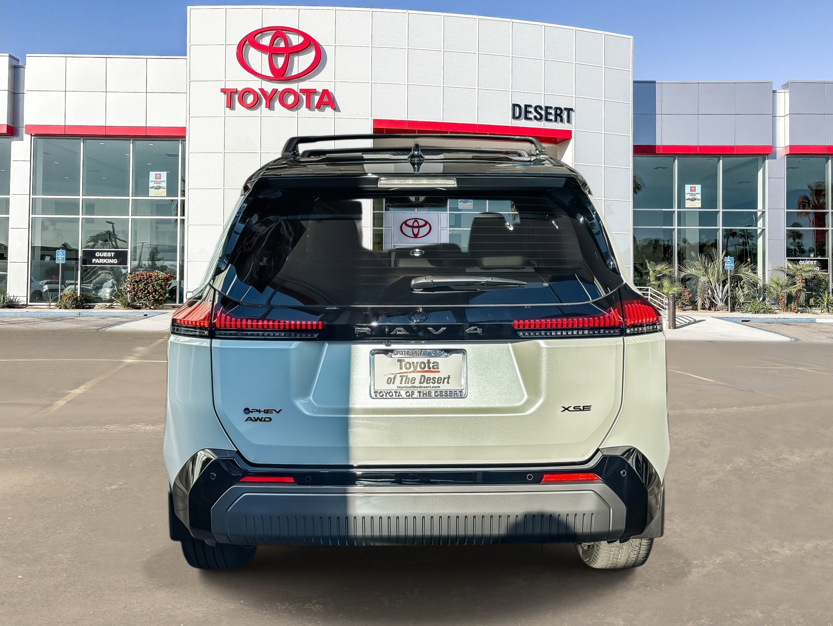 New 2026 Wind Chill Pearl with Midnight Black Metallic roof <sup>1</sup> Toyota  XSE image 5