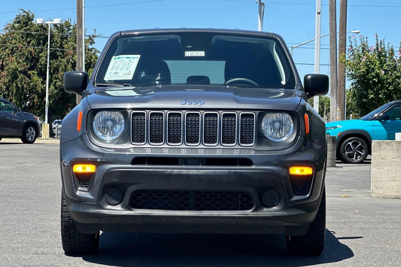 Used 2023 Graphite Gray Jeep Latitude image 9
