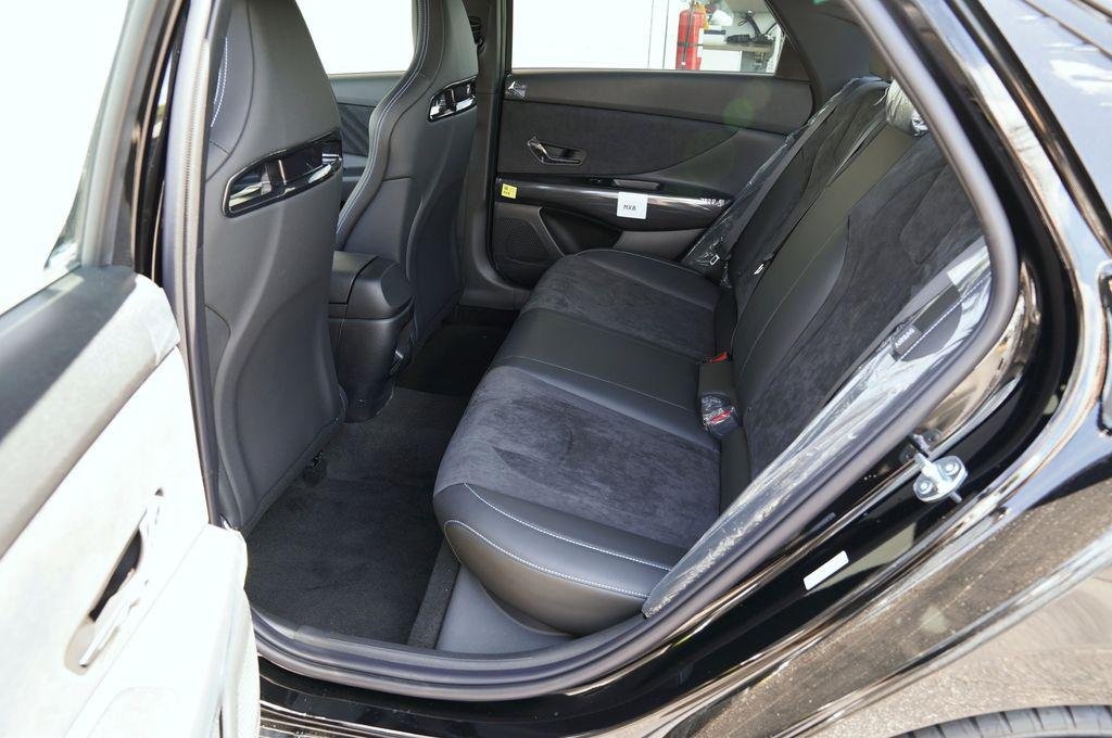 New 2026 Abyss Black Hyundai Base image 30