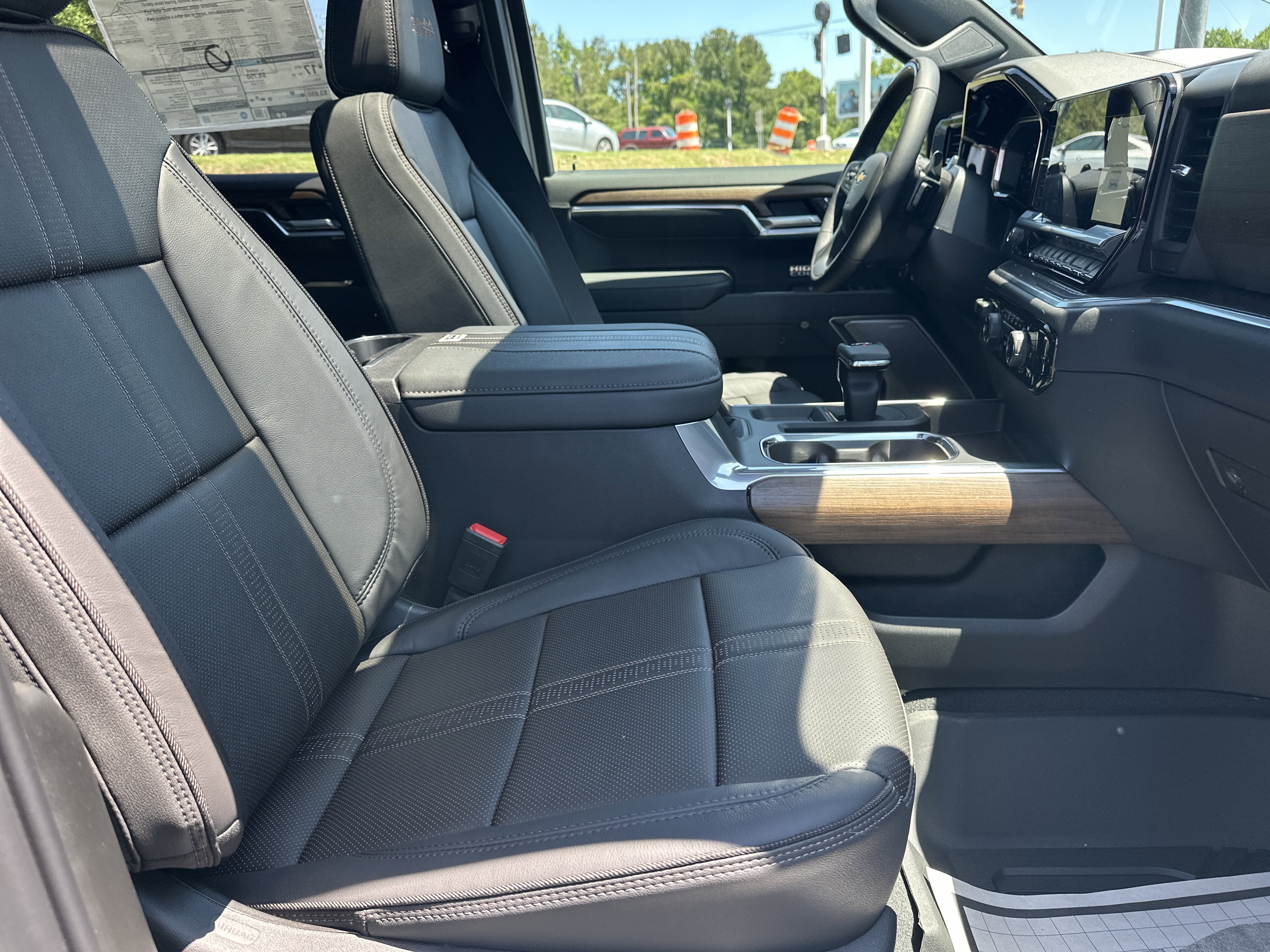 2026 Chevrolet Silverado 1500 High Country - Photo 14