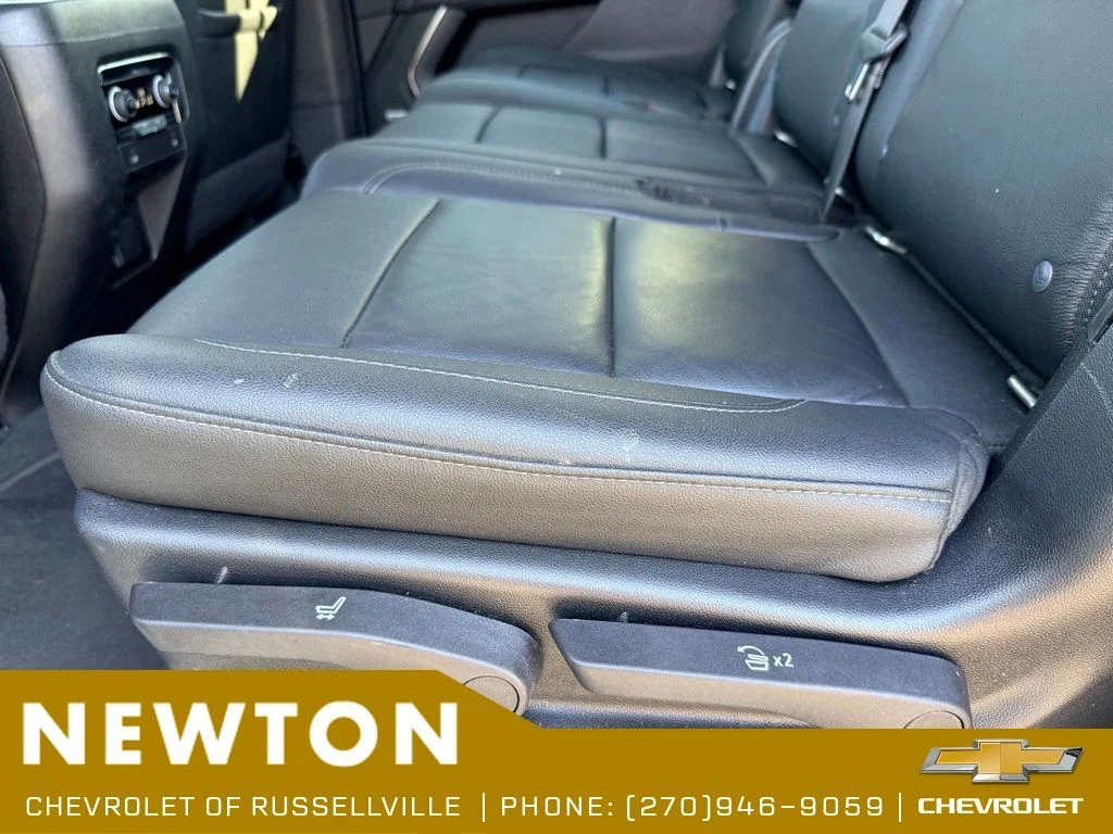 Used 2022 Summit White Chevrolet LT image 17