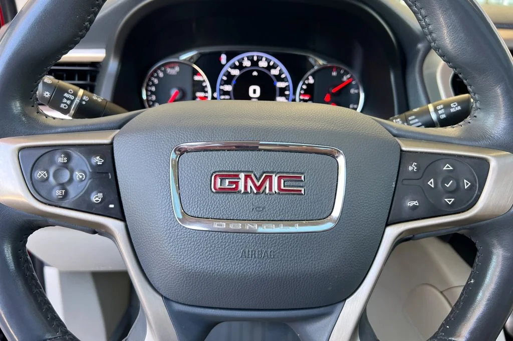 Used 2022 Red GMC Denali image 27