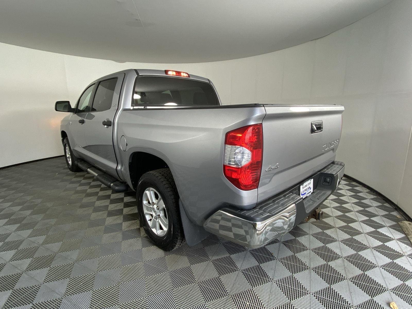 Used 2016 Silver Sky Metallic Toyota SR5 image 5