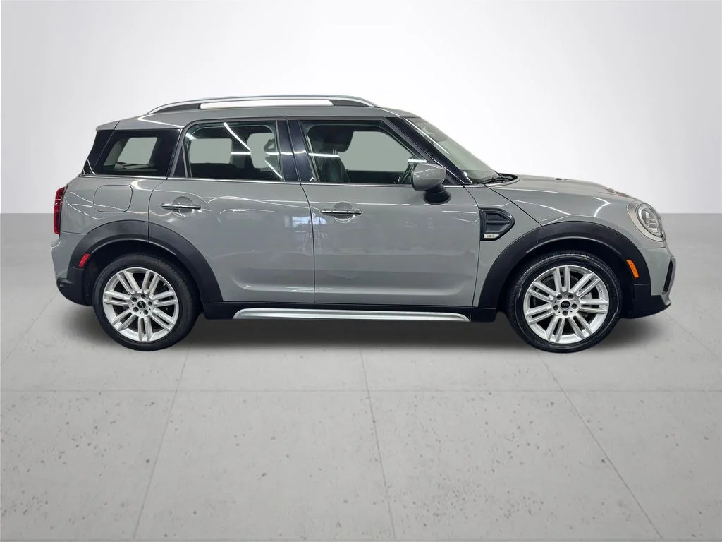 Used 2022 Gray MINI Base image 9