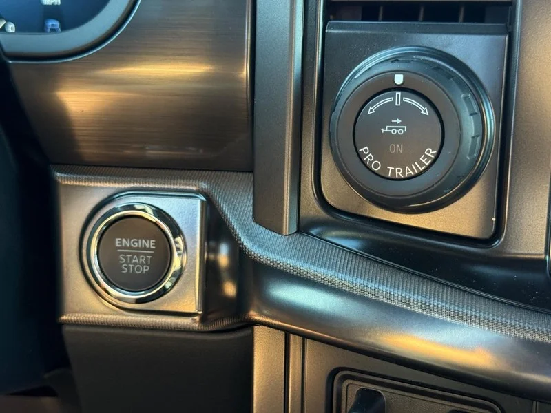New 2026 Oxford White Ford LARIAT 4WD SuperCrew 5.5