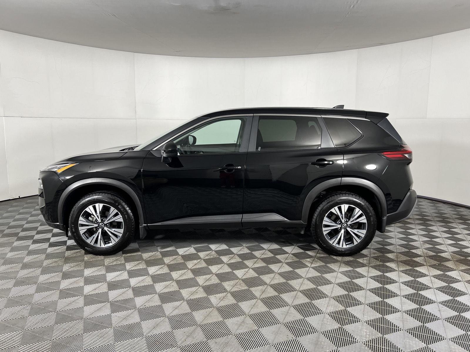 Used 2023 Super Black Nissan SV image 5