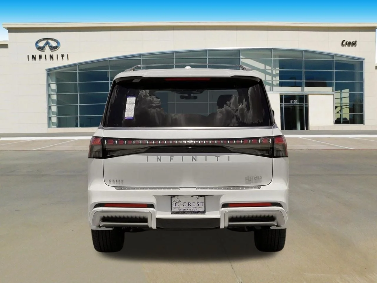 New 2027 RADIANT WHITE INFINITI Luxe 2WD image 4
