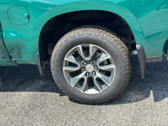 New 2026 Special Exterior Color Chevrolet LT image 4