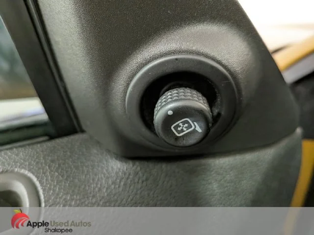 Used 2010 Gold Ford V6 image 12