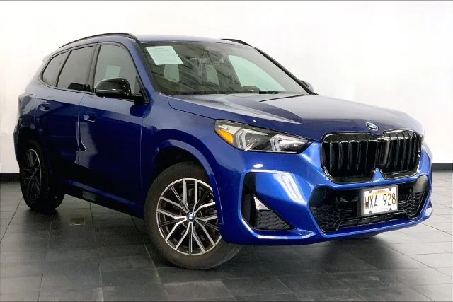 Certified Used 2023 Portimao Blue Metallic BMW xDrive28i image 2
