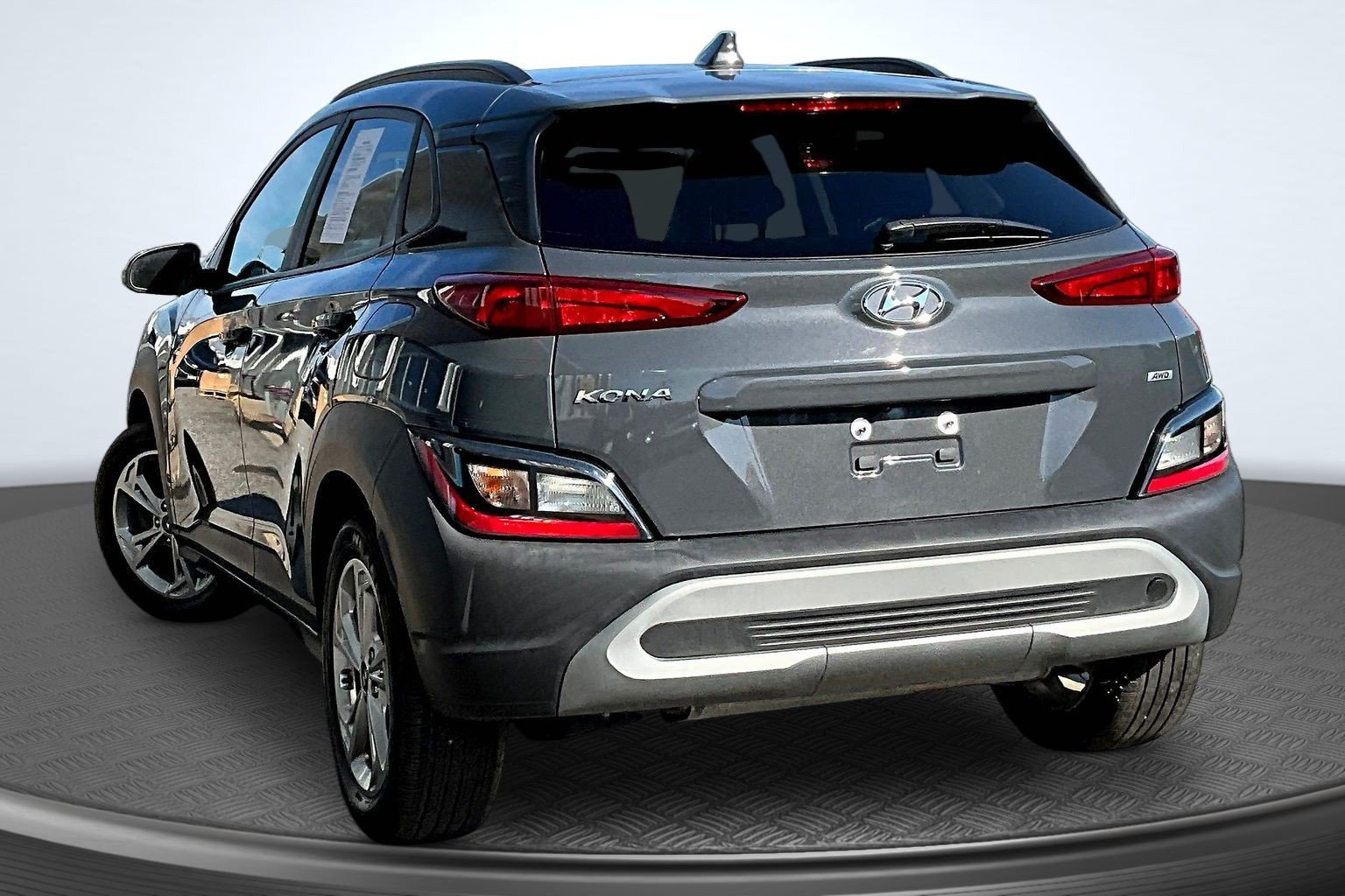 Used 2023 Gray Hyundai SEL image 3