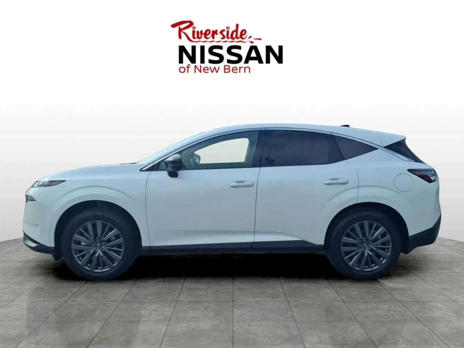New 2026 Everest White Pearl TriCoat Nissan SL image 3