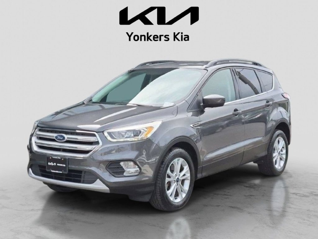 Used 2018 Gray Ford SEL image 1