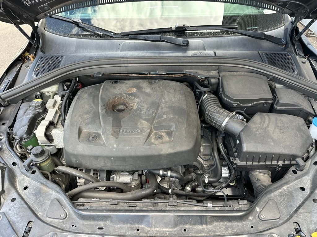 Used 2017 Black Volvo T6 Dynamic image 22