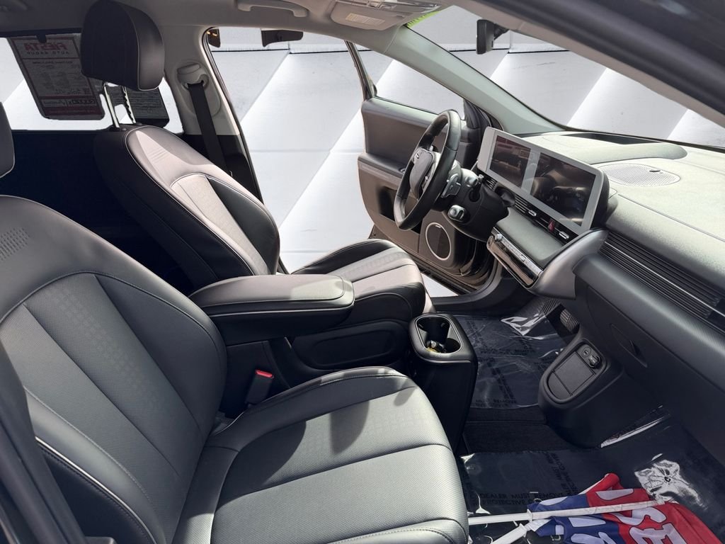 Used 2023 Black Hyundai Limited image 13