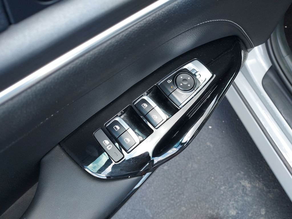 Used 2025 Gray Kia GT-Line image 11