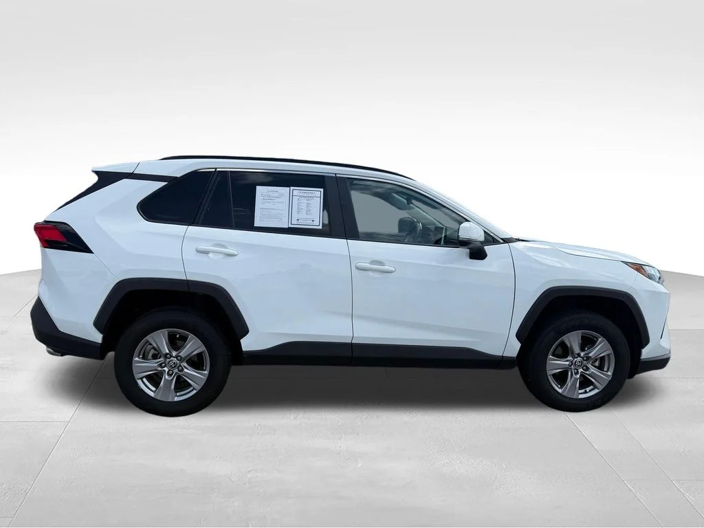 Used 2024 White Toyota XLE image 28