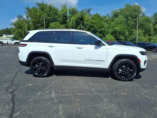 Certified Used 2023 Bright White Clearcoat Jeep Altitude X image 8