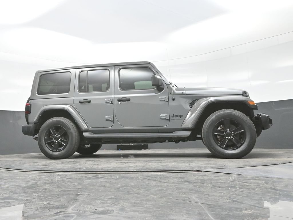 Used 2023 Gray Jeep Altitude image 32