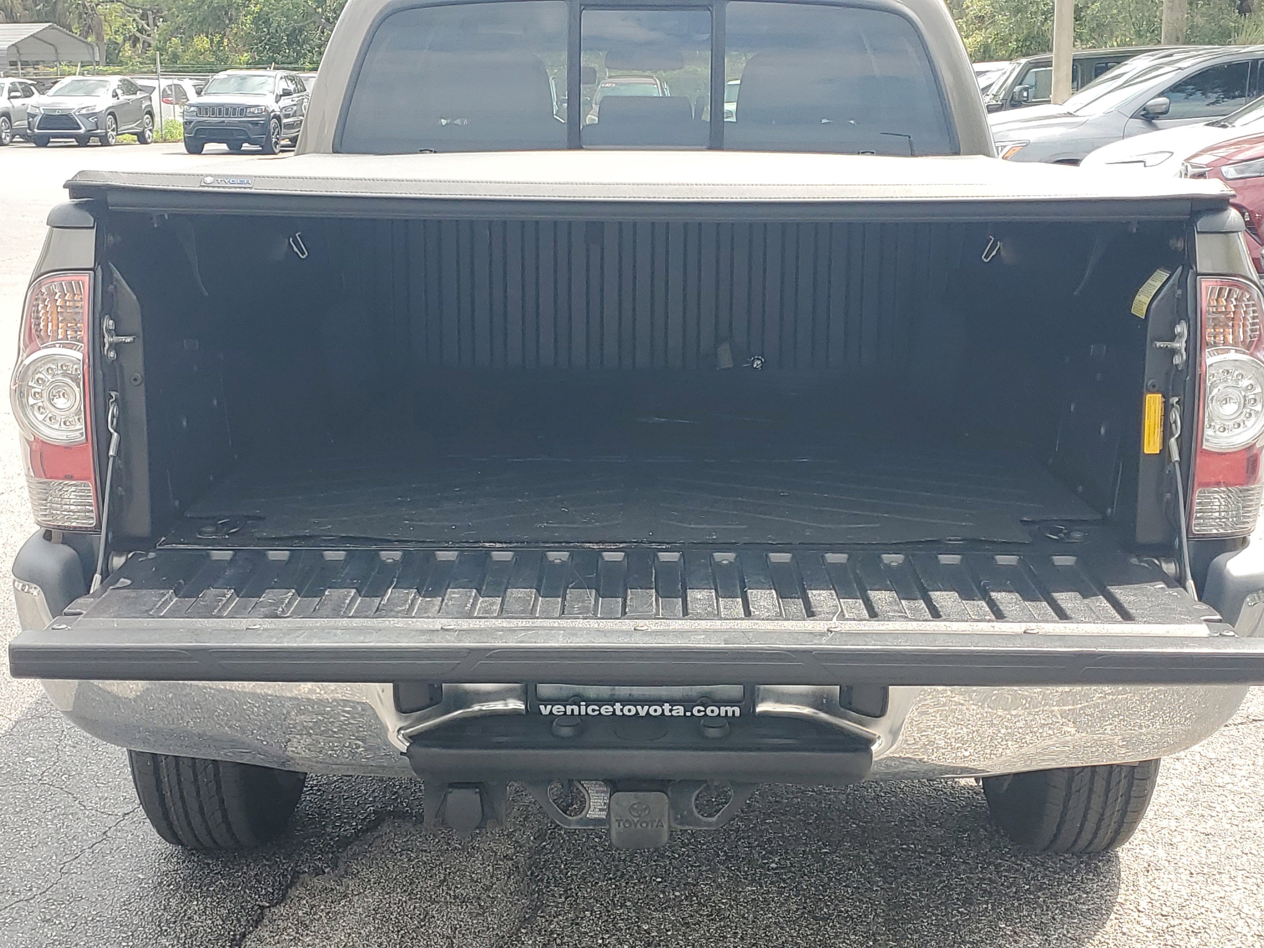 Used 2015 Pyrite Mica Toyota Base image 7