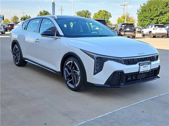 New 2026 Snow White KIA GT-Line (IVT) image 4