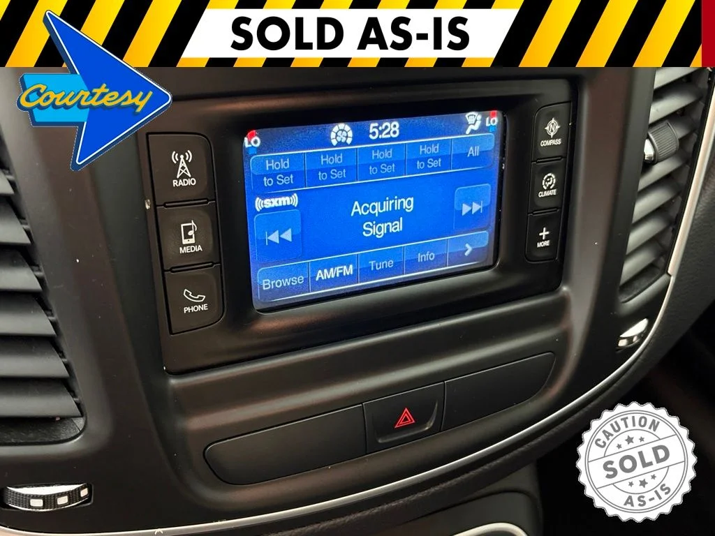 Used 2015 Black Clearcoat Chrysler Limited image 32